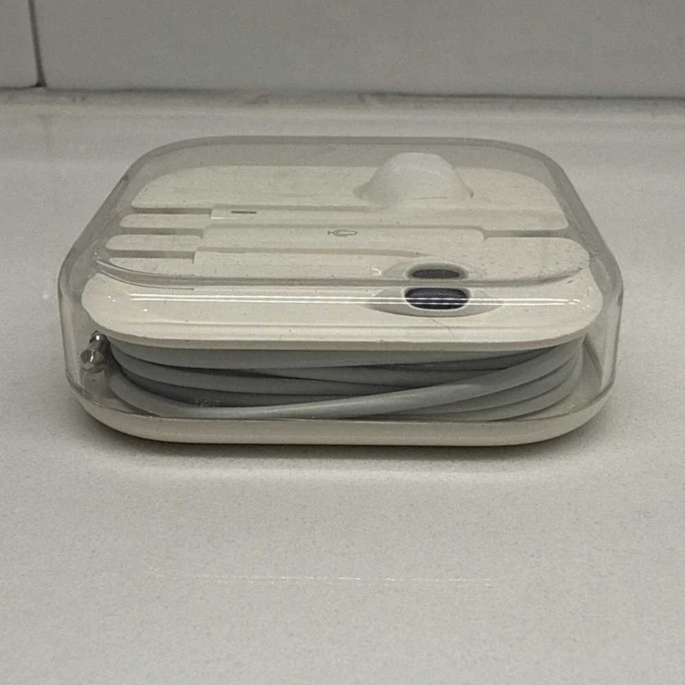 Apple OEM Wired White Ear Buds w/Case iPhone iPad iPod 3.5mm Aux Jack Headphones